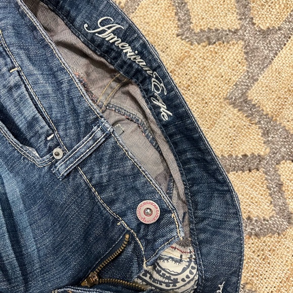 Low rise, American Eagle brand distressed straight fit Jean - Picture 11 of 13